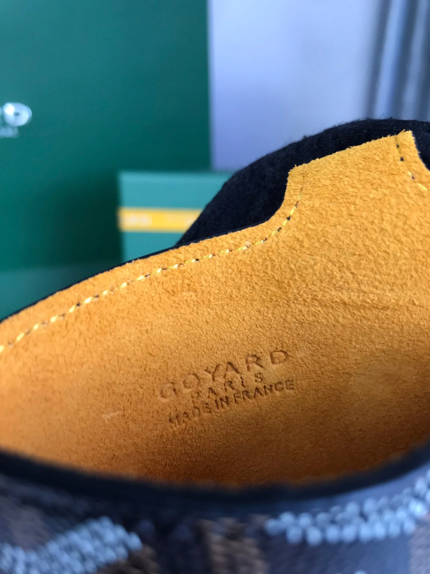 Gm Case 18 In Black Canvas