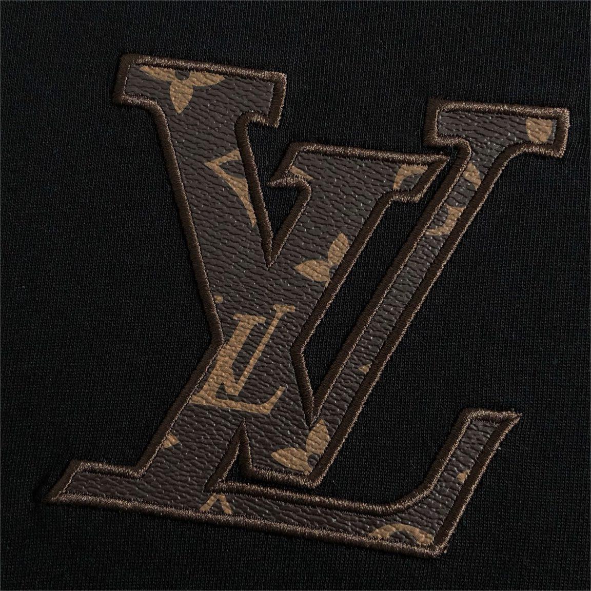 Latest leather embroidery short-sleeved T-shirt