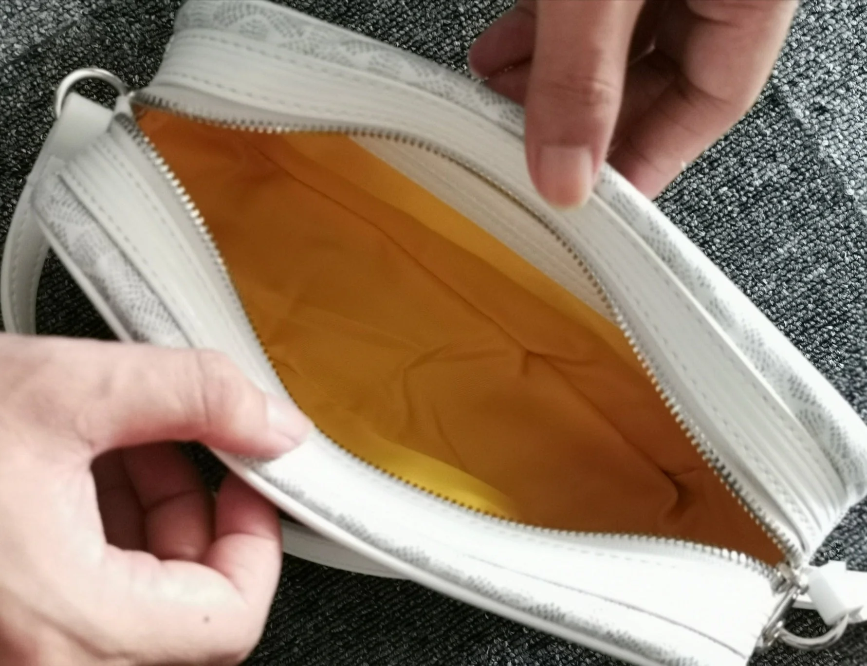 Cap-Vert Pm Bag 23cm White