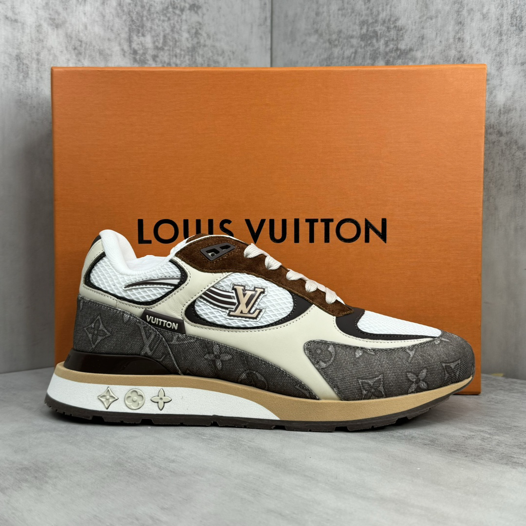 Embossed cowhide sneakers