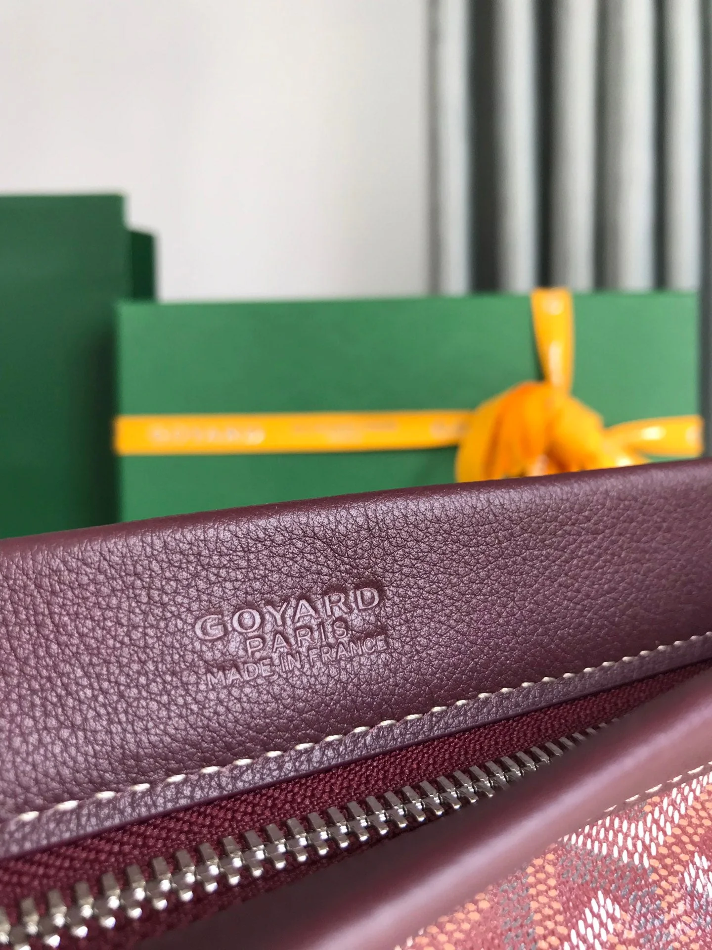 24 In Wind Red Lambskin And Canvas