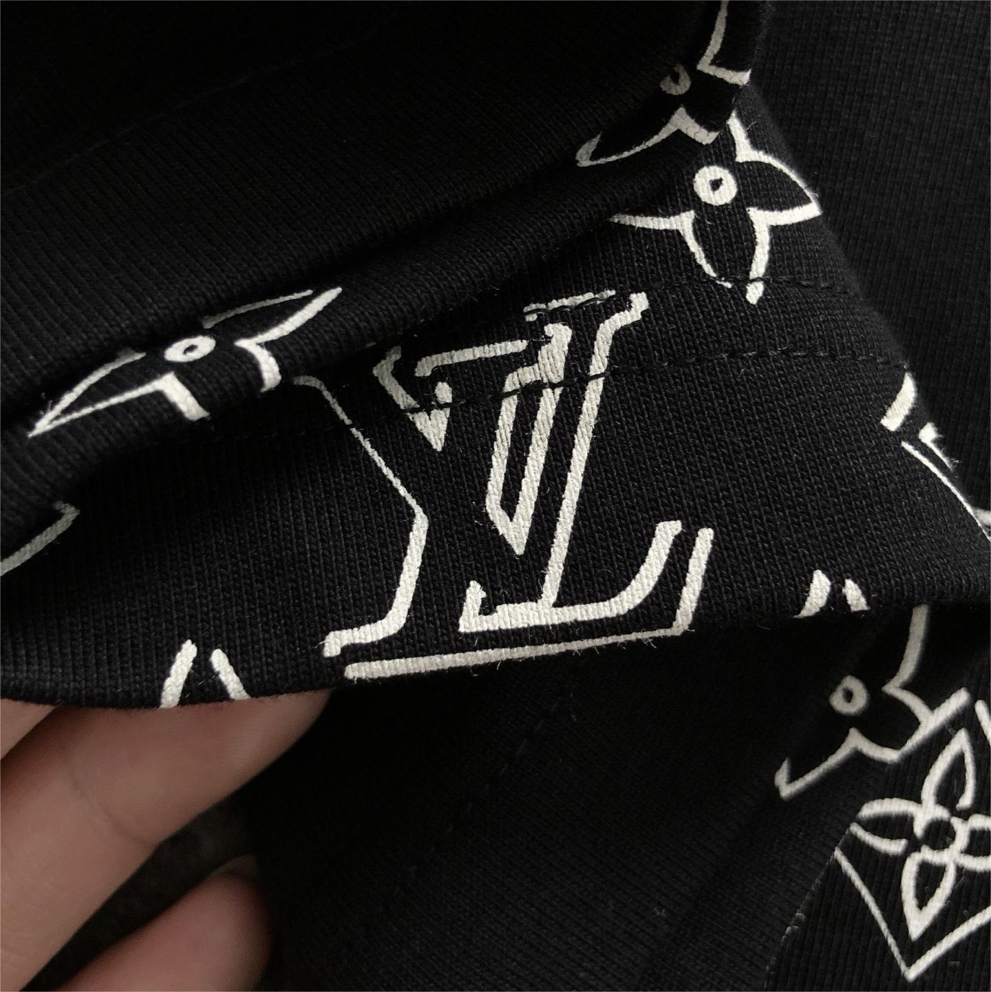 Latest leather embroidery short-sleeved T-shirt