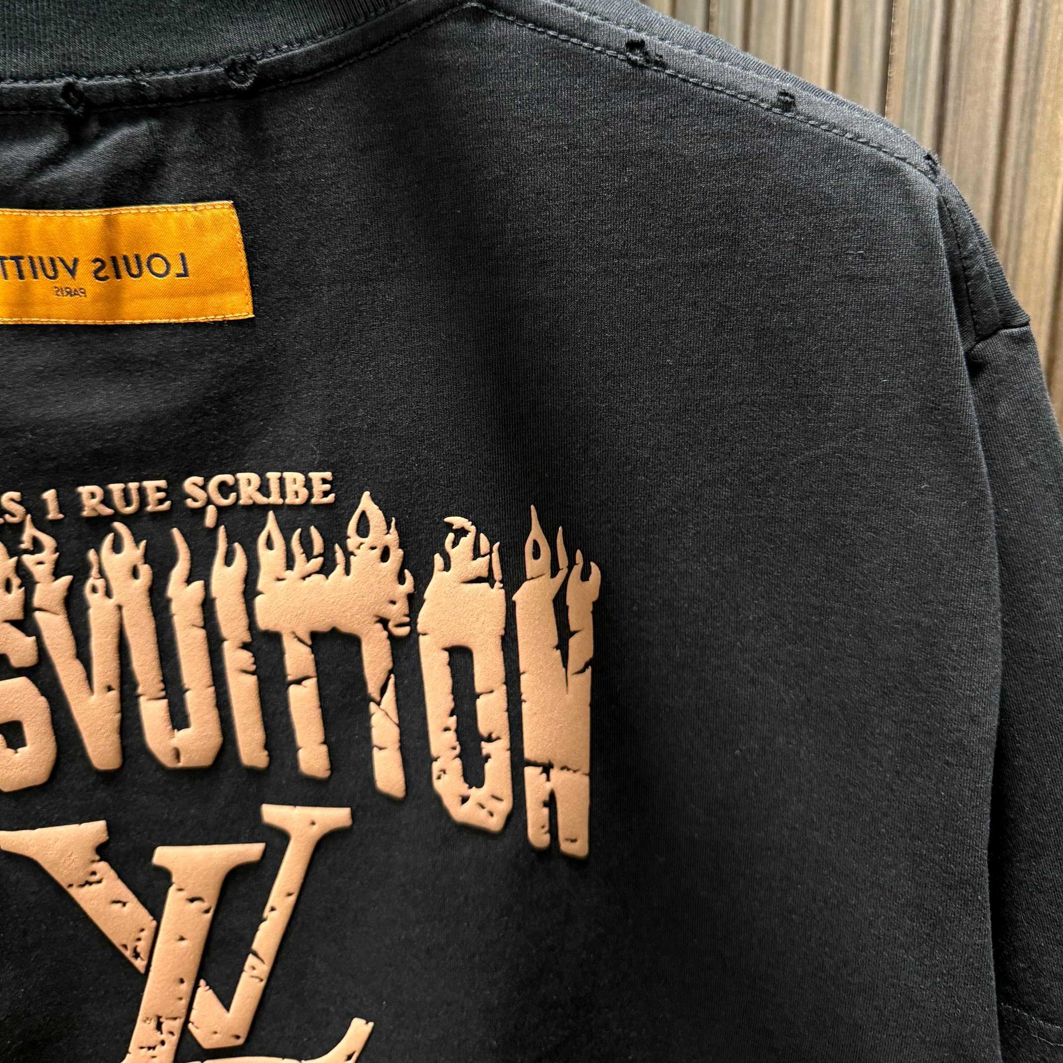 Distressed washed short-sleeved T-shirt