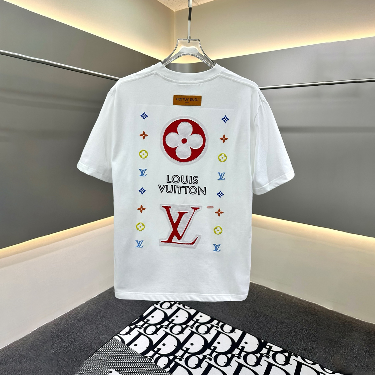 Embroidered appliqué lace T-shirt