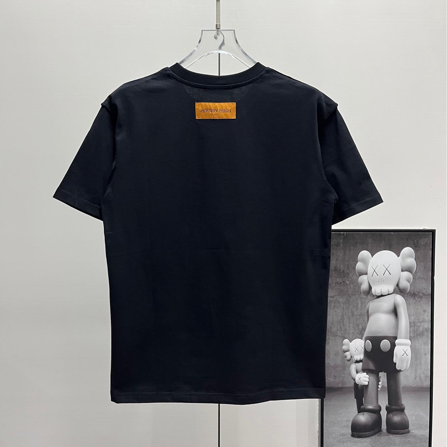Debossed Graphic Crew Neck T-Shirt