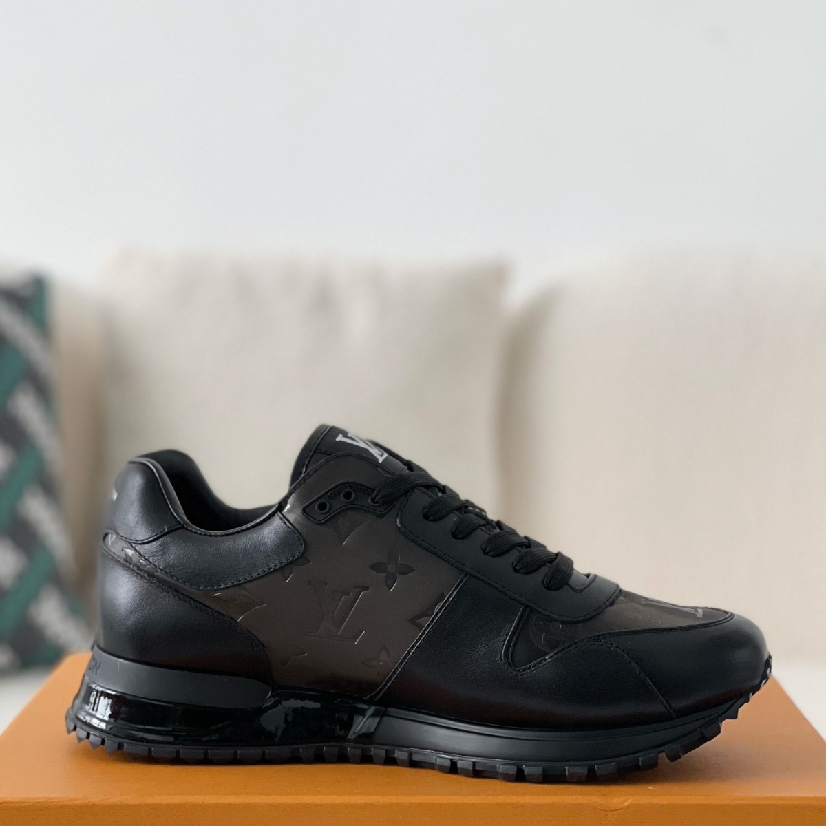 Run Away lridescent Black Men's