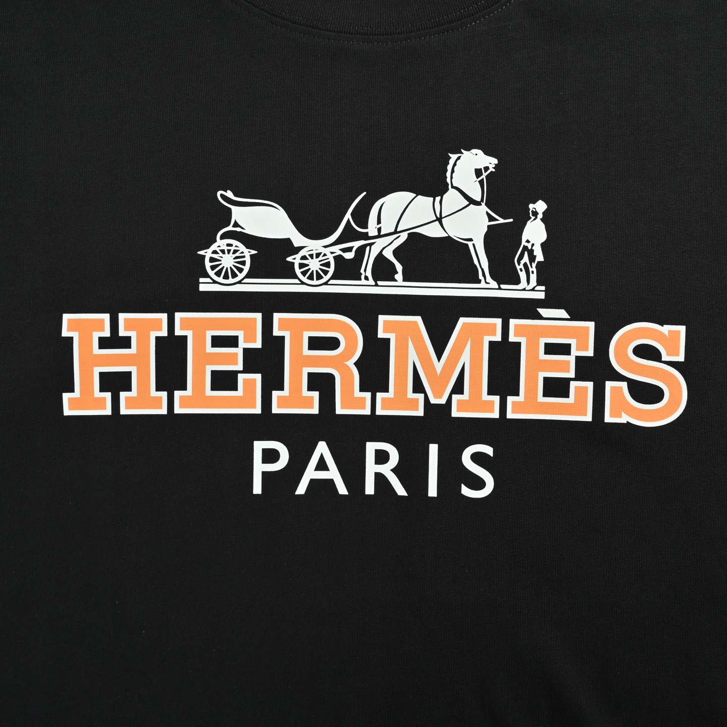 Short-sleeved T-shirt with big letters