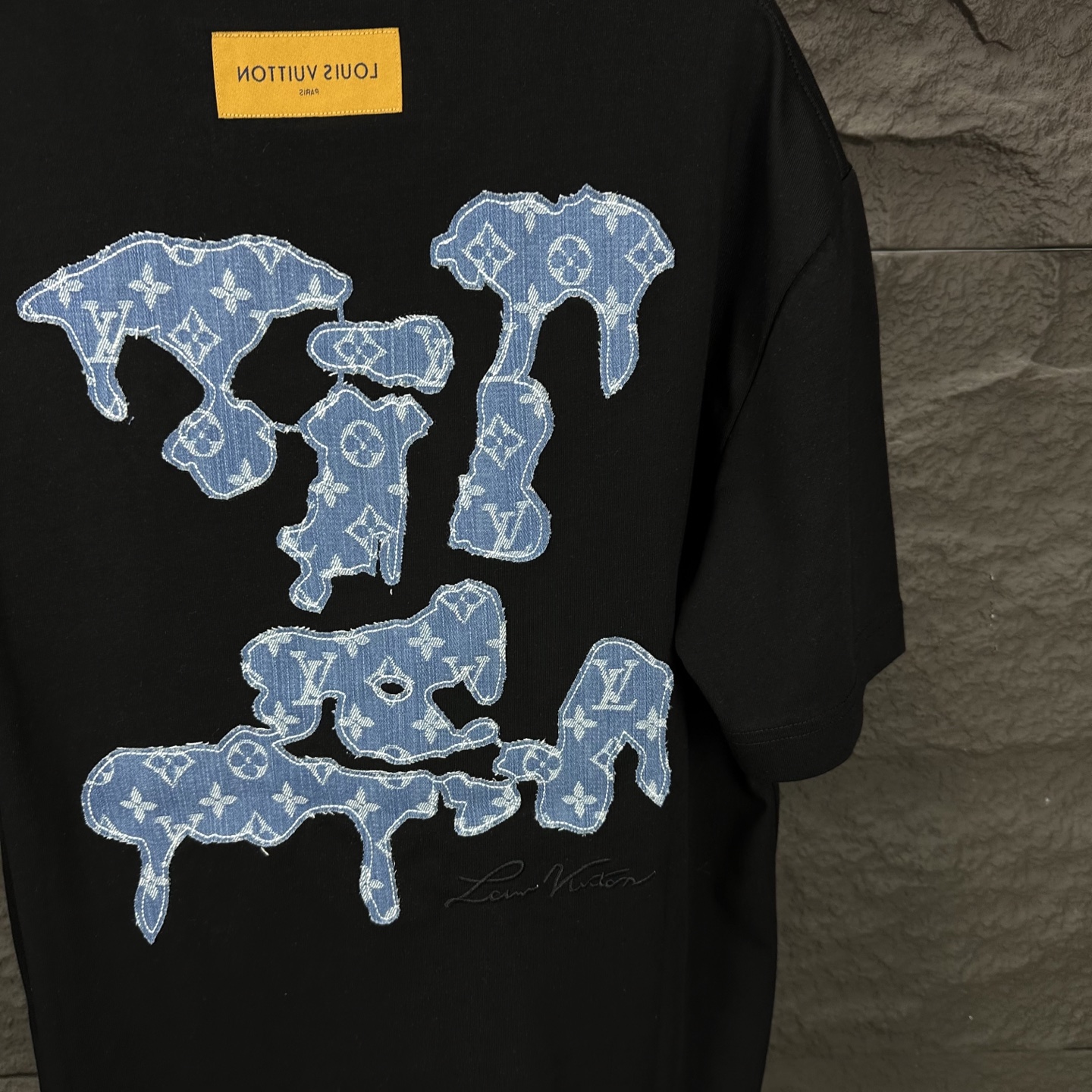 Blue patch embroidered short-sleeved T-shirt