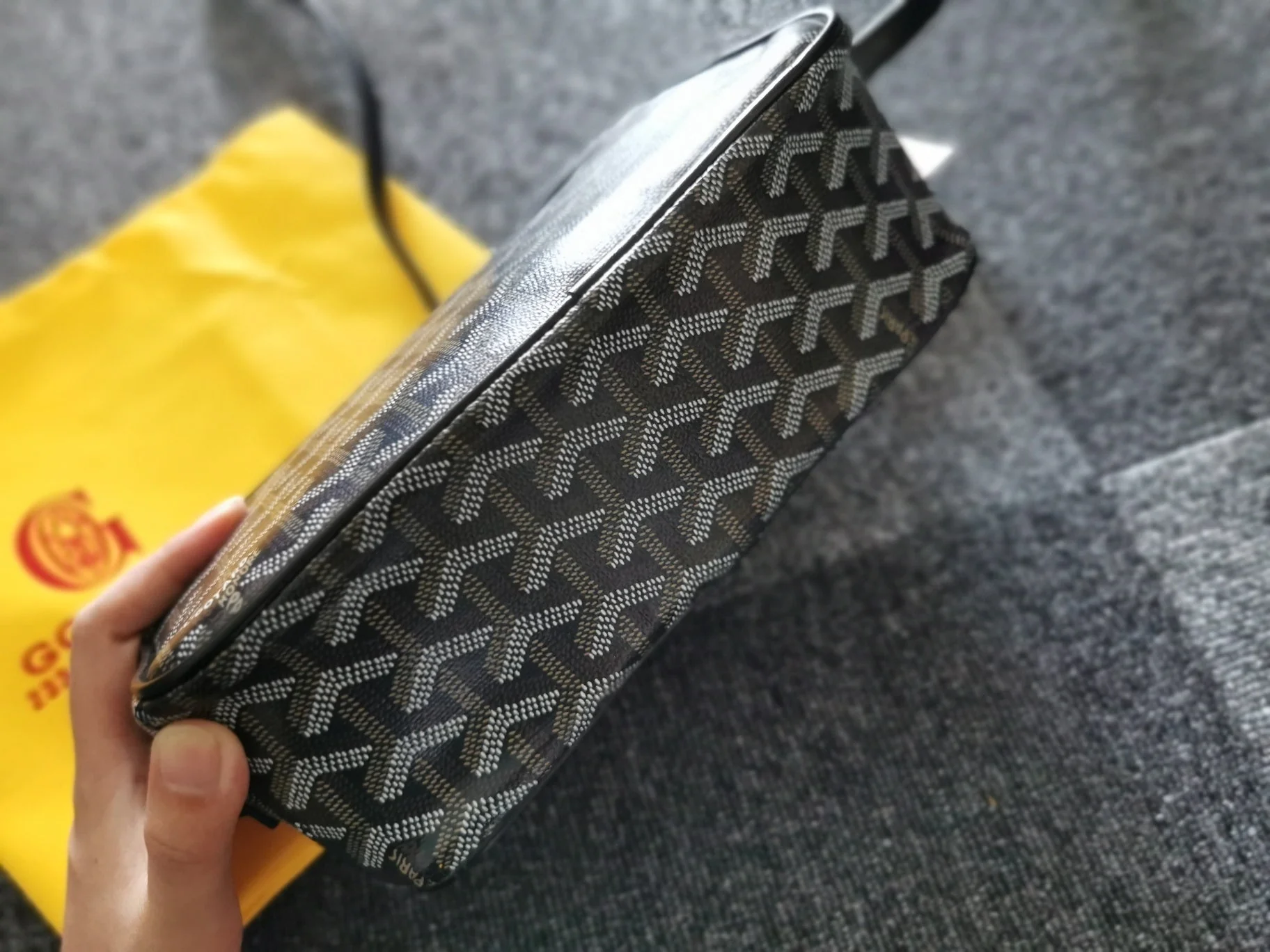 Cap-Vert Pm Bag 23cm Black