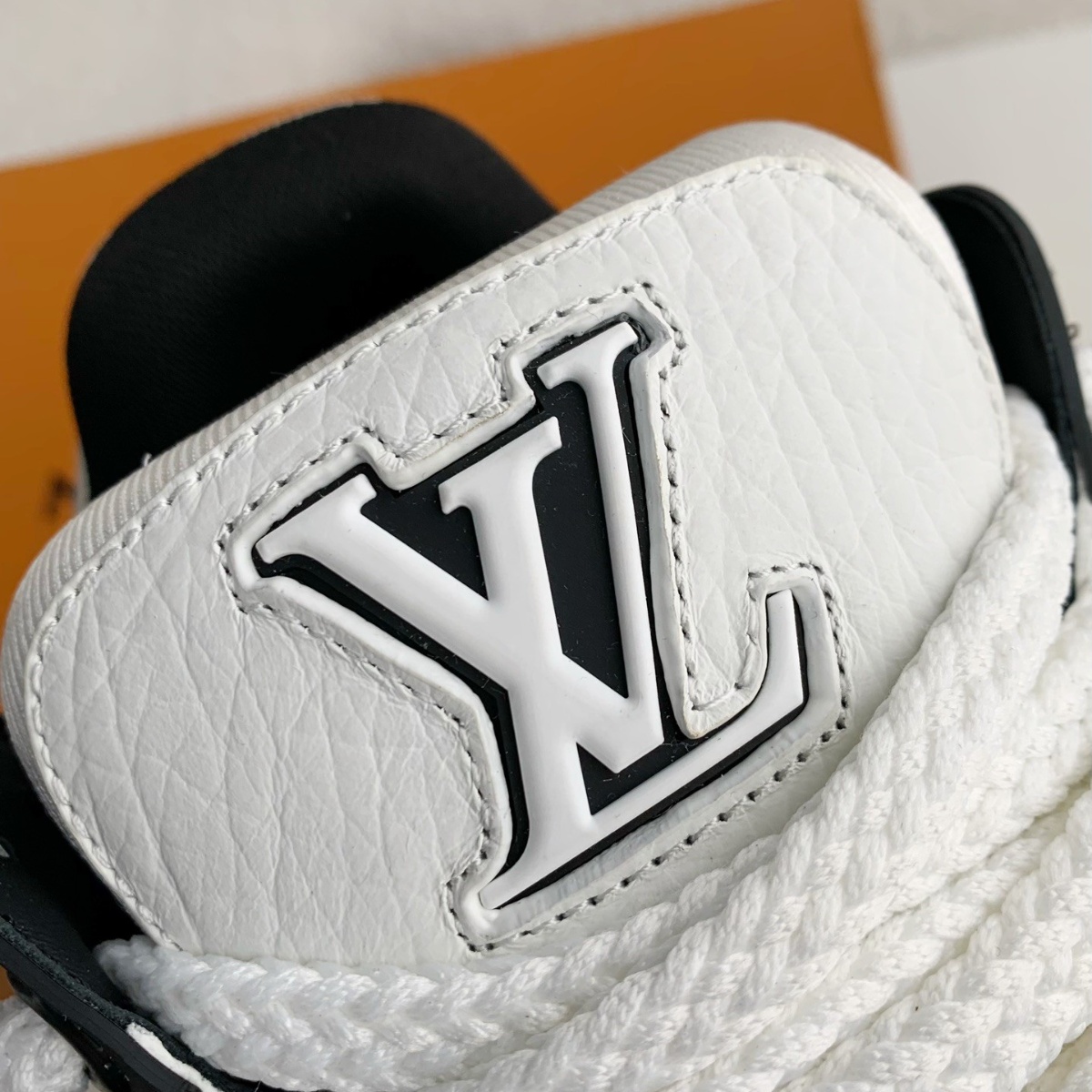 Trainer Maxi White / Black Sneaker