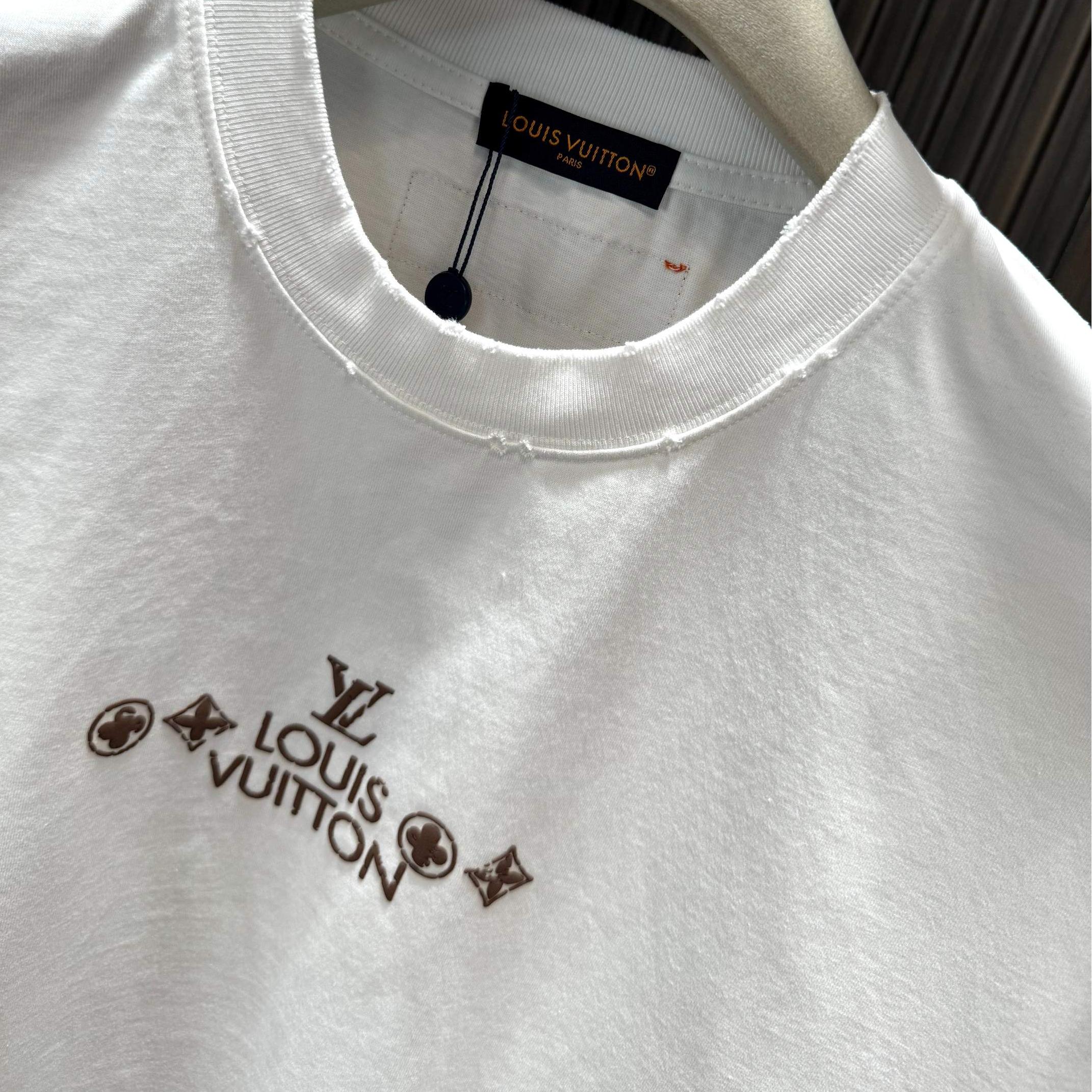 Distressed washed short-sleeved T-shirt