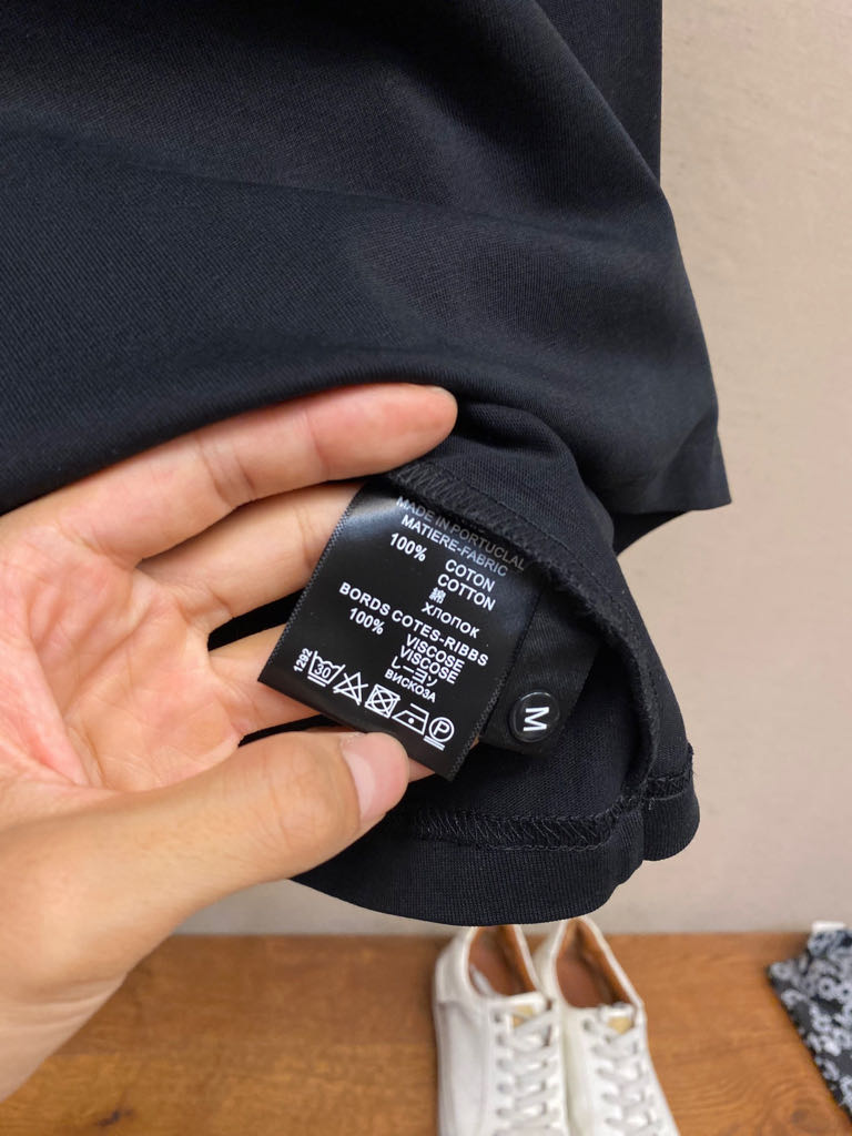 Monochrome wave stitching round neck T-shirt