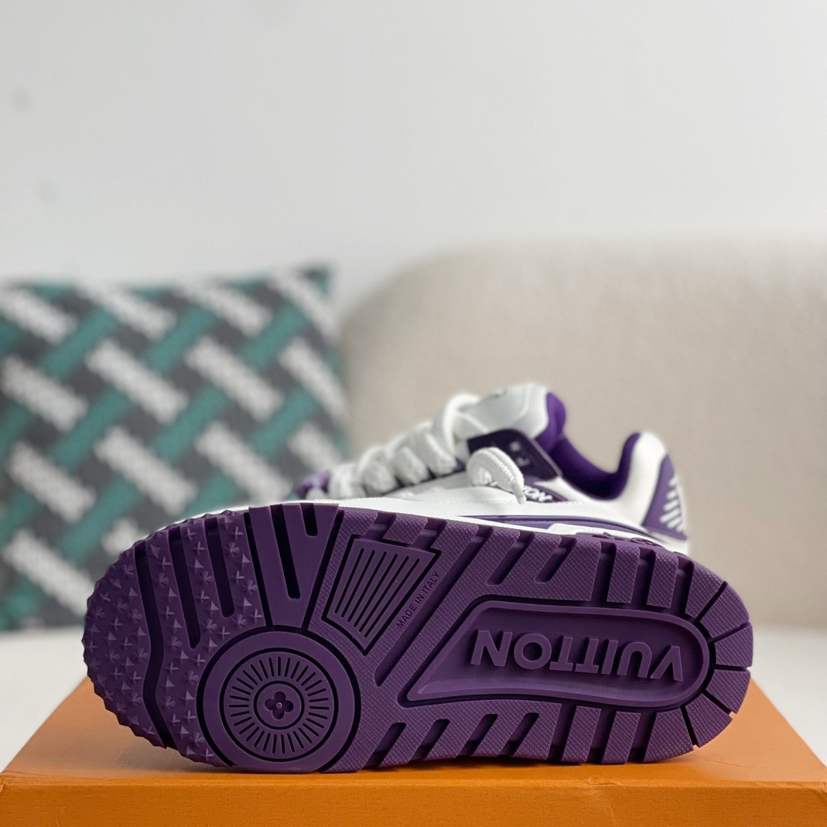 Men's Casual Sneakers (White/Purple)