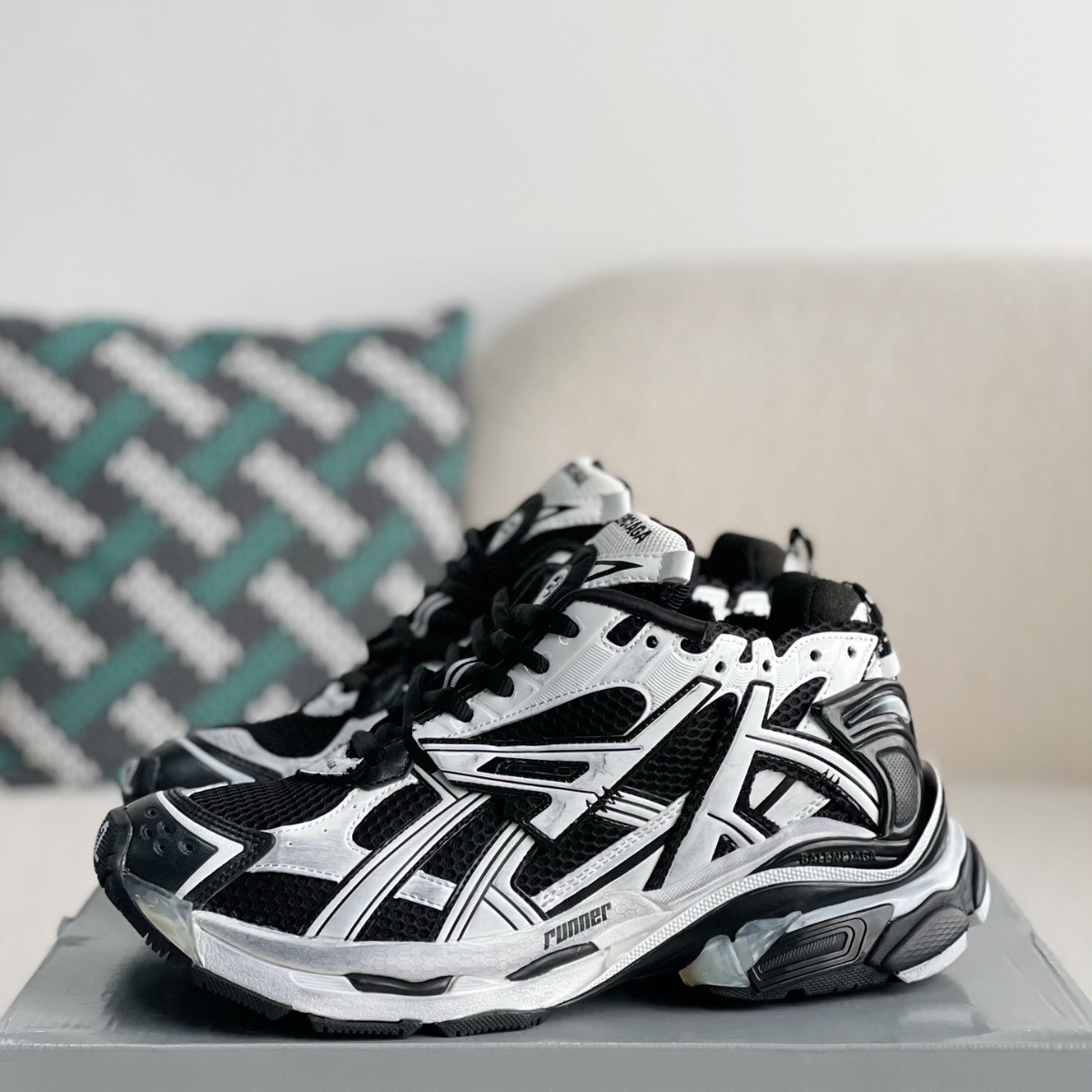 Balenciaga Runner White Black White