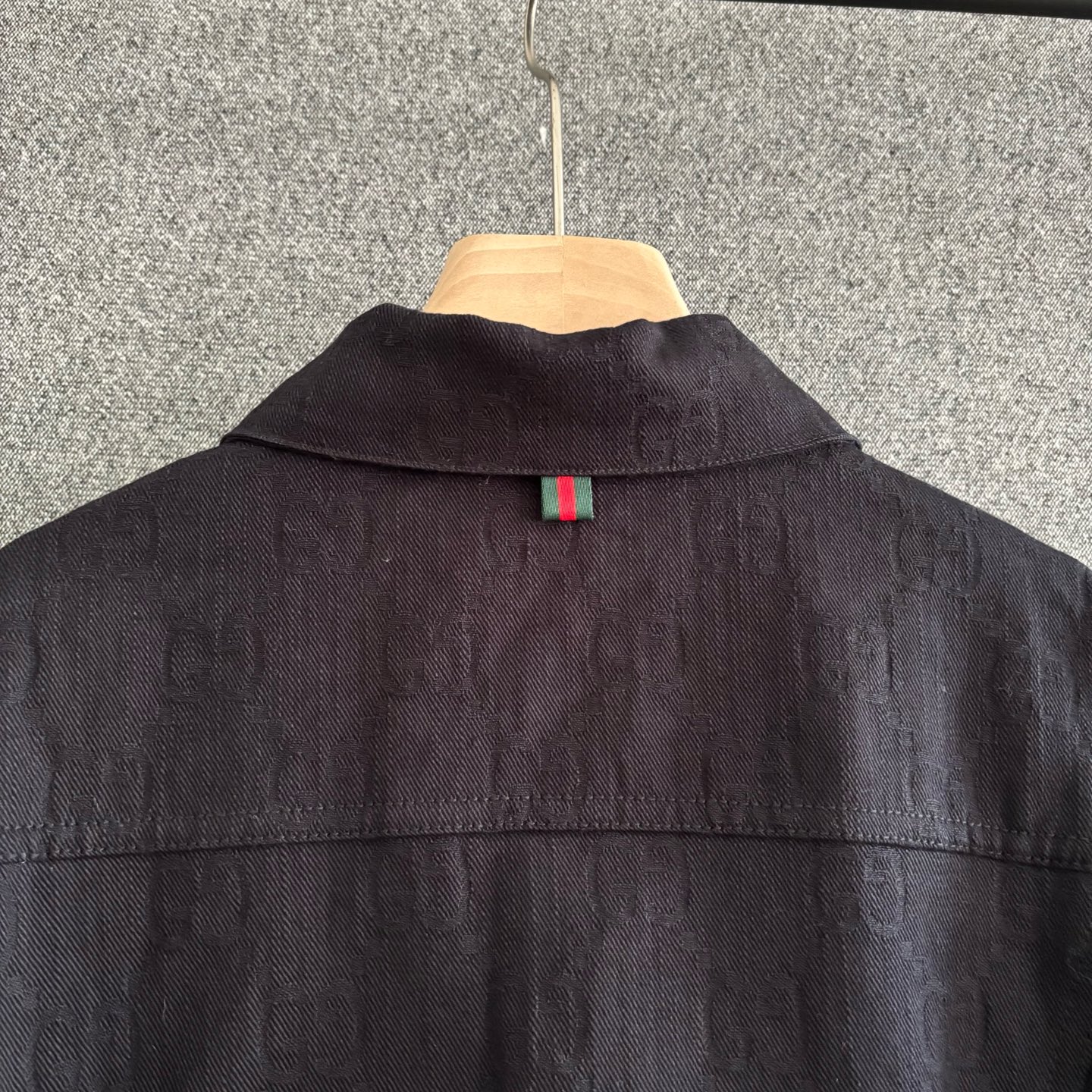 Embossed denim long-sleeved jacket