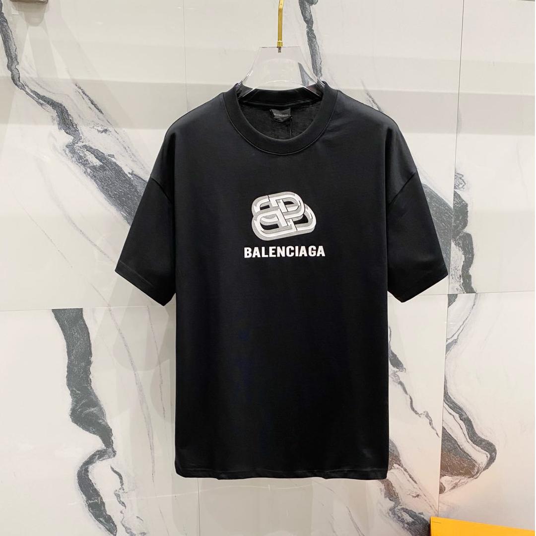 Lnterlocking Print T-shirt