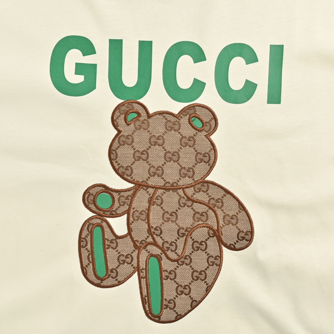 Monogram patch bear embroidered T-shirt