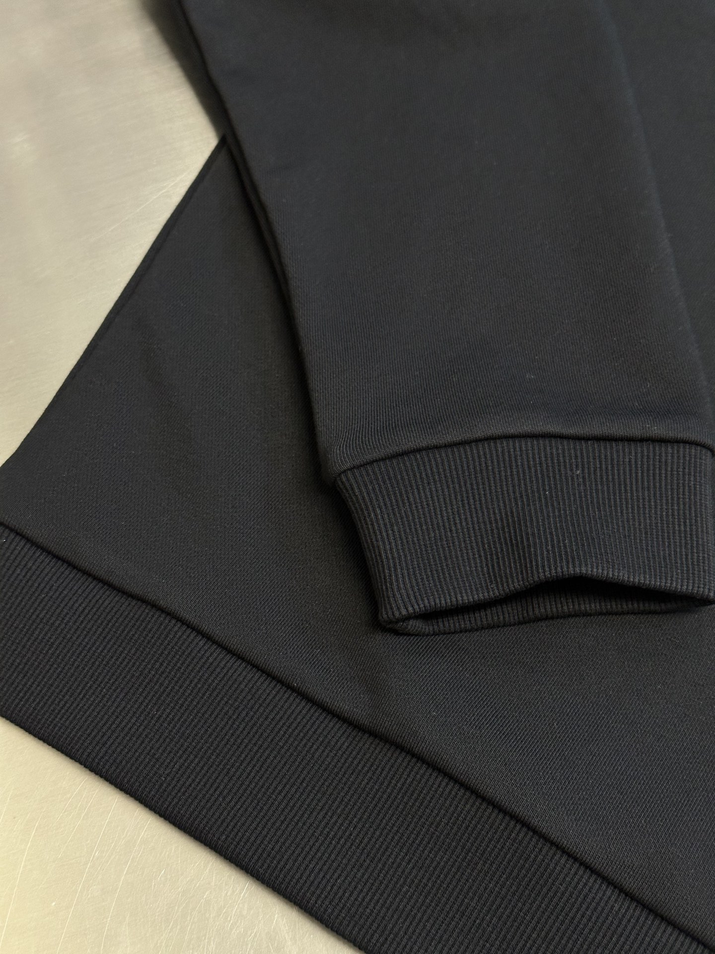 Arc de Triomphe Embroidered Crewneck Sweatshirt