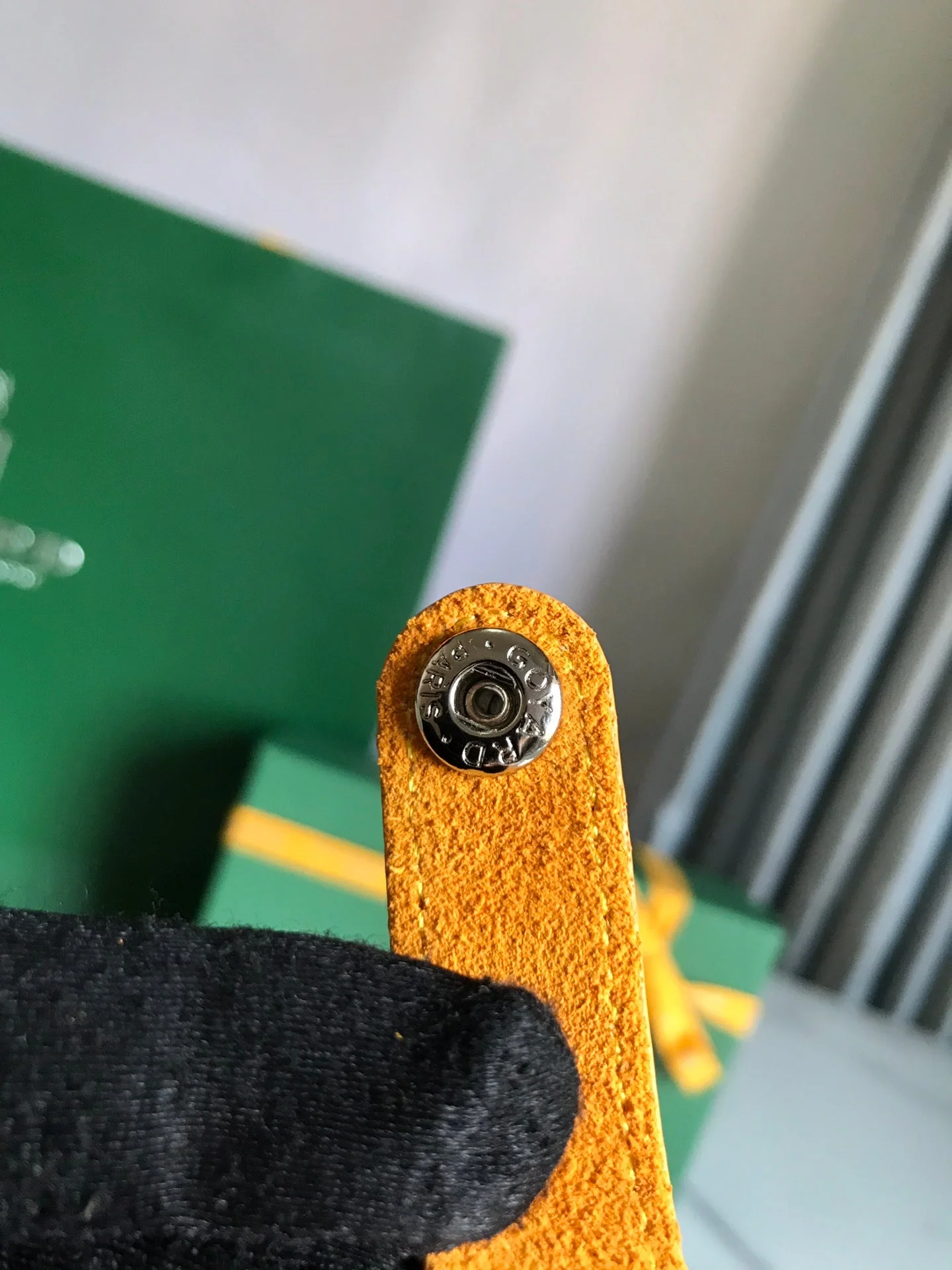 Gm Case 18 In Yellow Canvas