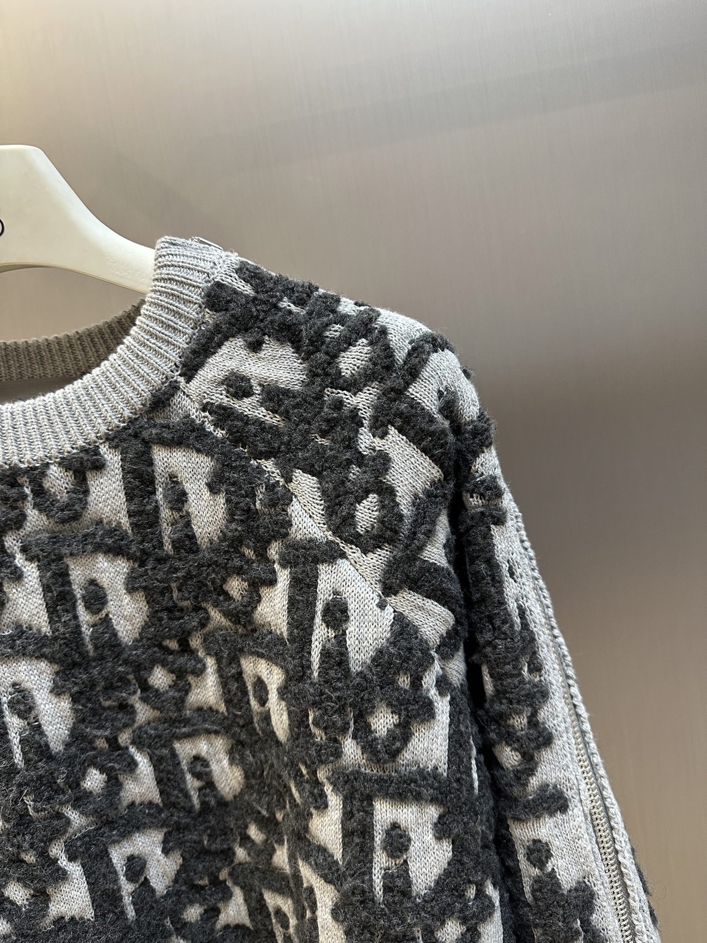 Double-sided jacquard zip-up knitted sweater