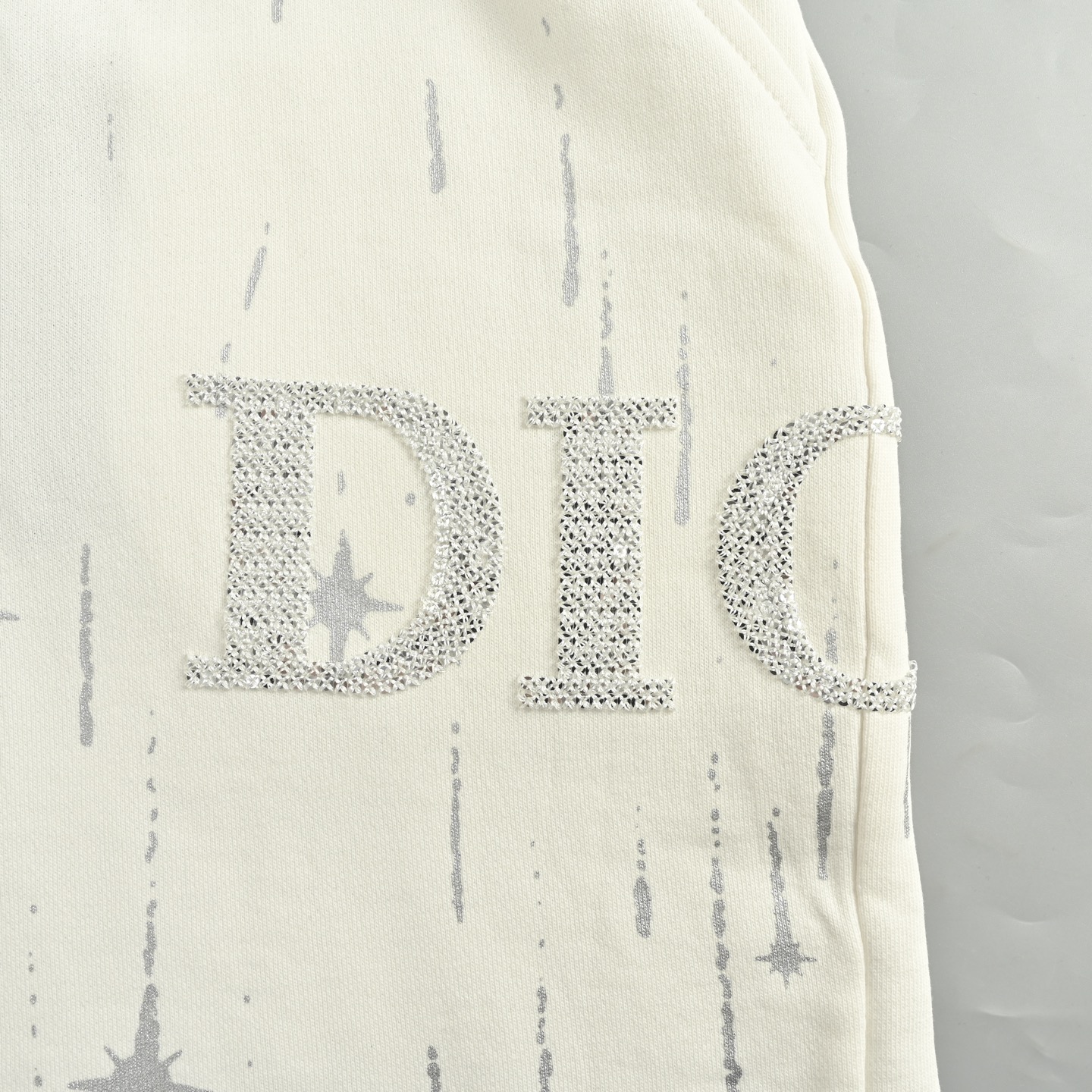 Embroidered lettering shooting star shorts