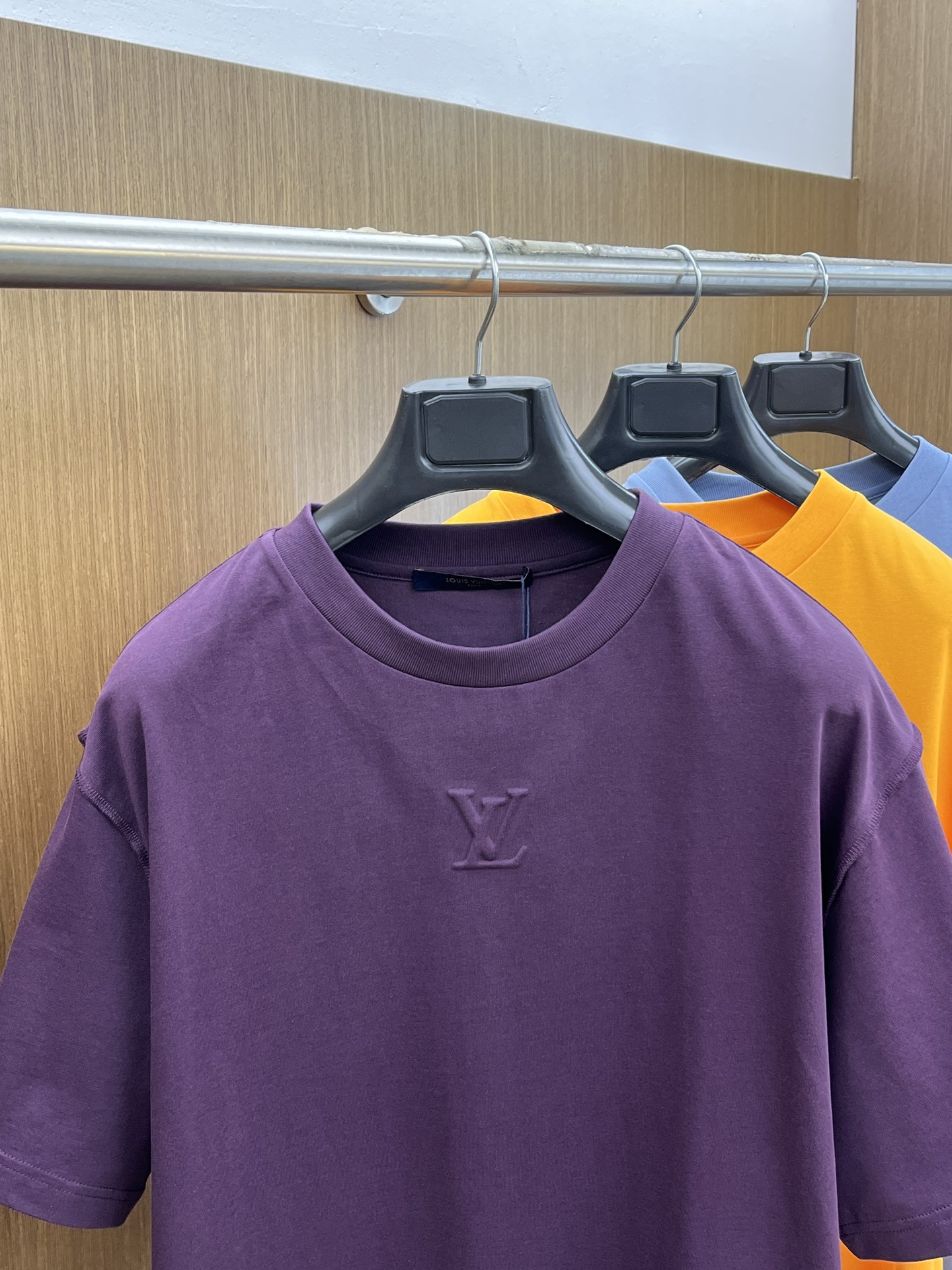 Chest Embossed Letter Short Sleeve T-Shirt