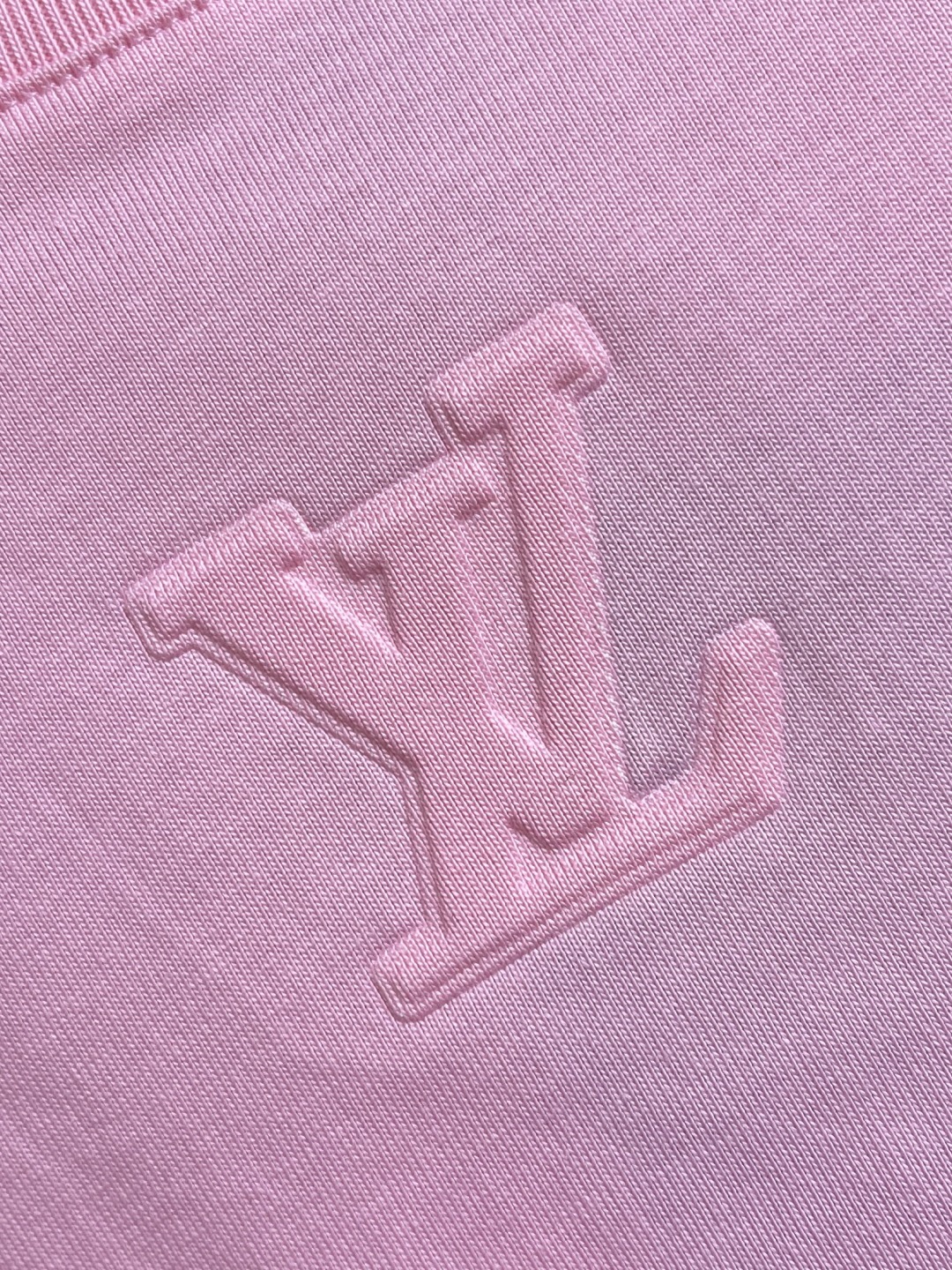 Embossed short-sleeved T-shirt