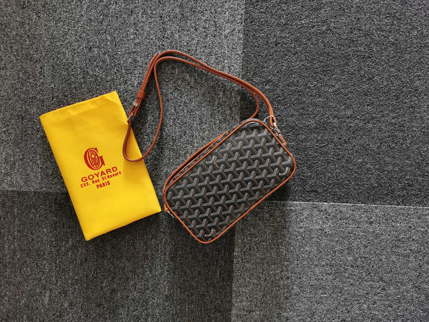 Cap-Vert Pm Bag 23cm Black Tan