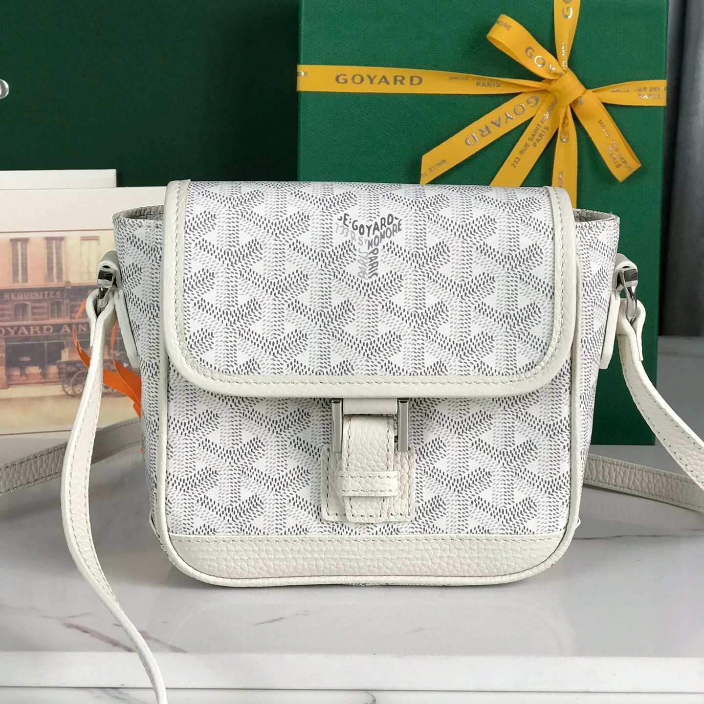 White legant Canvas and Lambskin