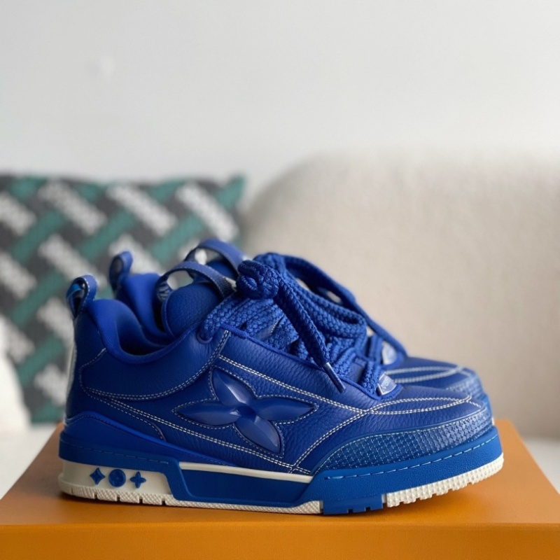 Blue skateboard sneakers