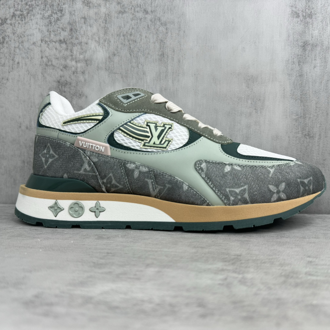 Embossed cowhide sneakers