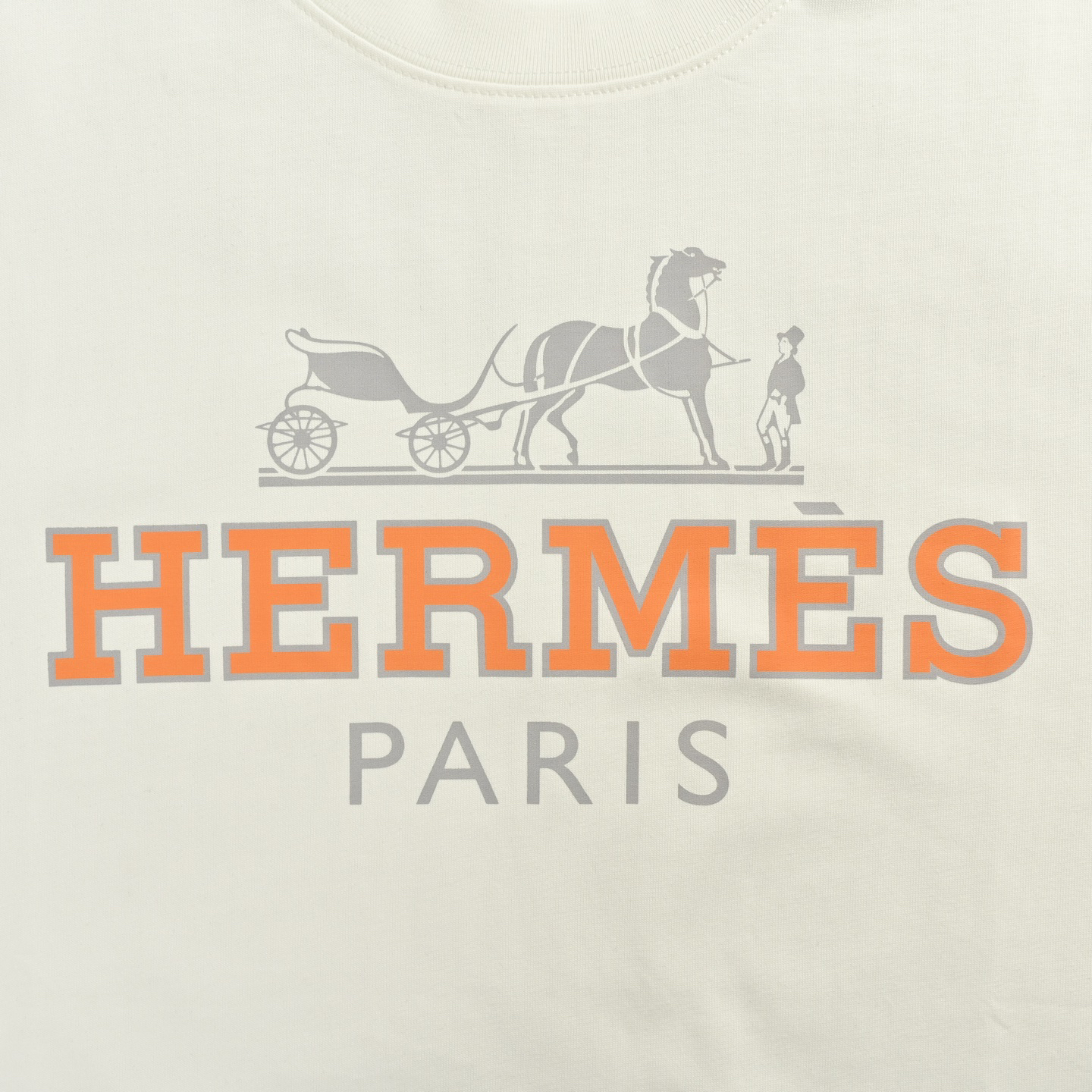 Short-sleeved T-shirt with big letters