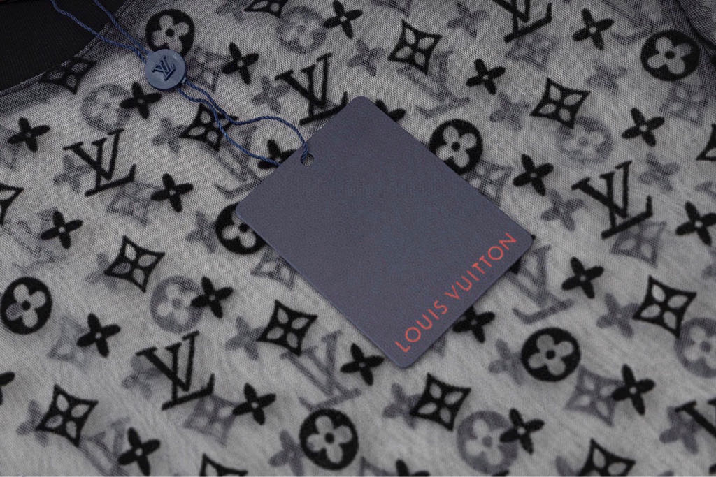 Overlapping black and white mesh T-shirt