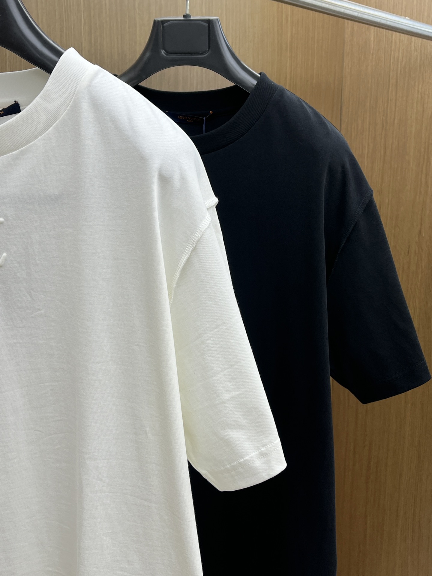 Chest Embossed Letter Short Sleeve T-Shirt