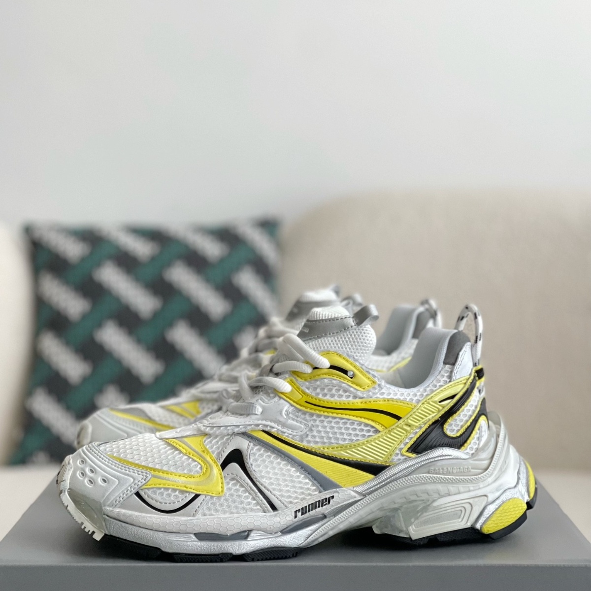 Men's Yellow Runner Metallic Sneakers