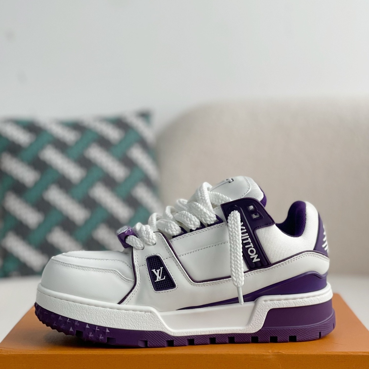 Men's Casual Sneakers (White/Purple)