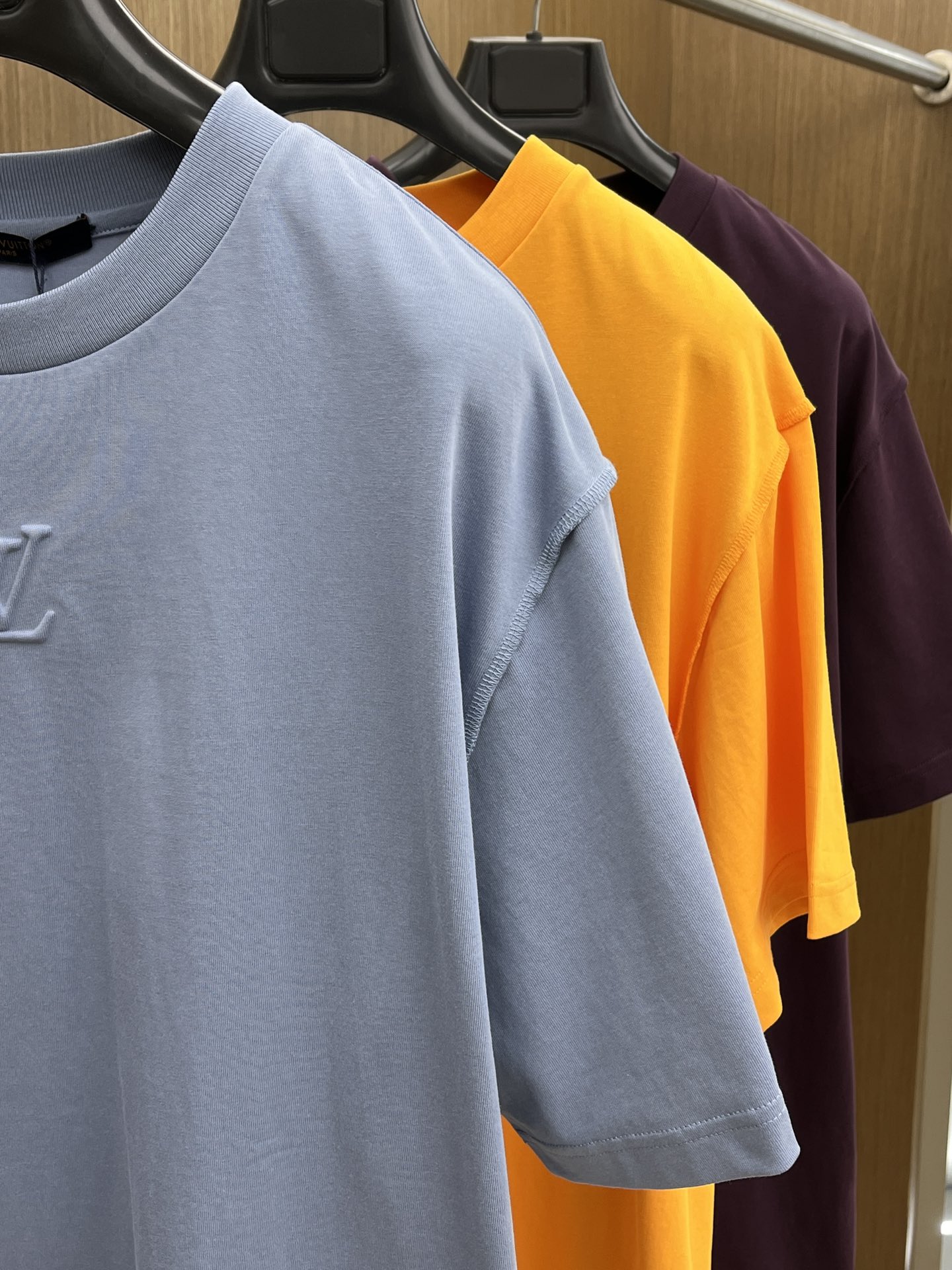 Chest Embossed Letter Short Sleeve T-Shirt