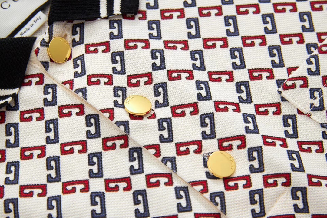 Turn-down collar polo shirt