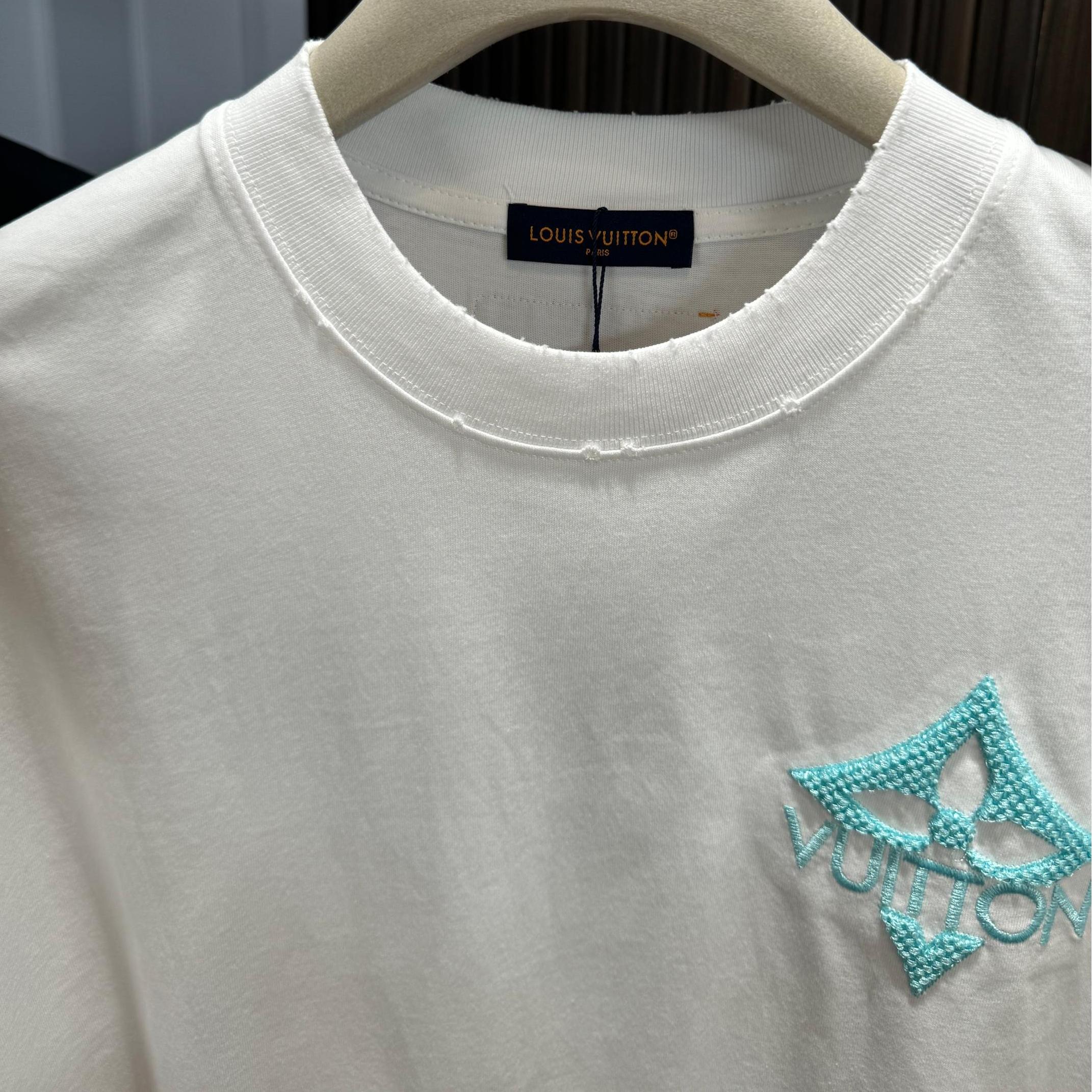 Embroidered round neck short-sleeved T-shirt