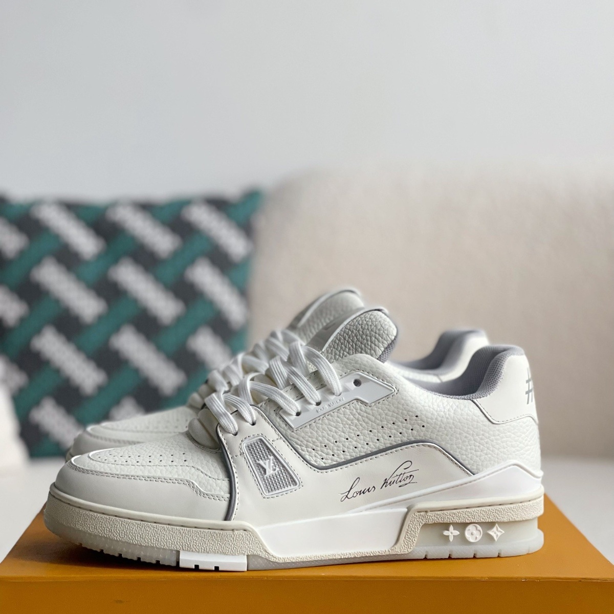 Cream White Grey Signature