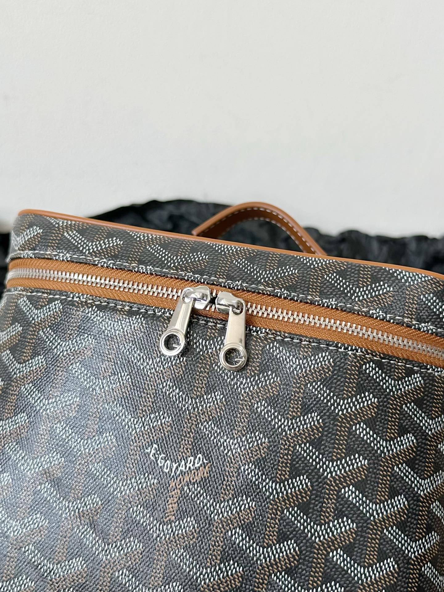 Makeup Case Bag 20CM Black And Tan