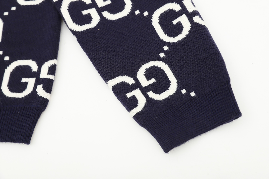 Classic casual crew neck sweater