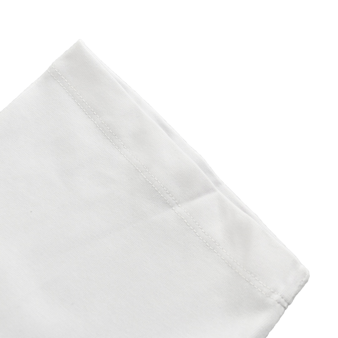 Hand-painted large letters T-shirt