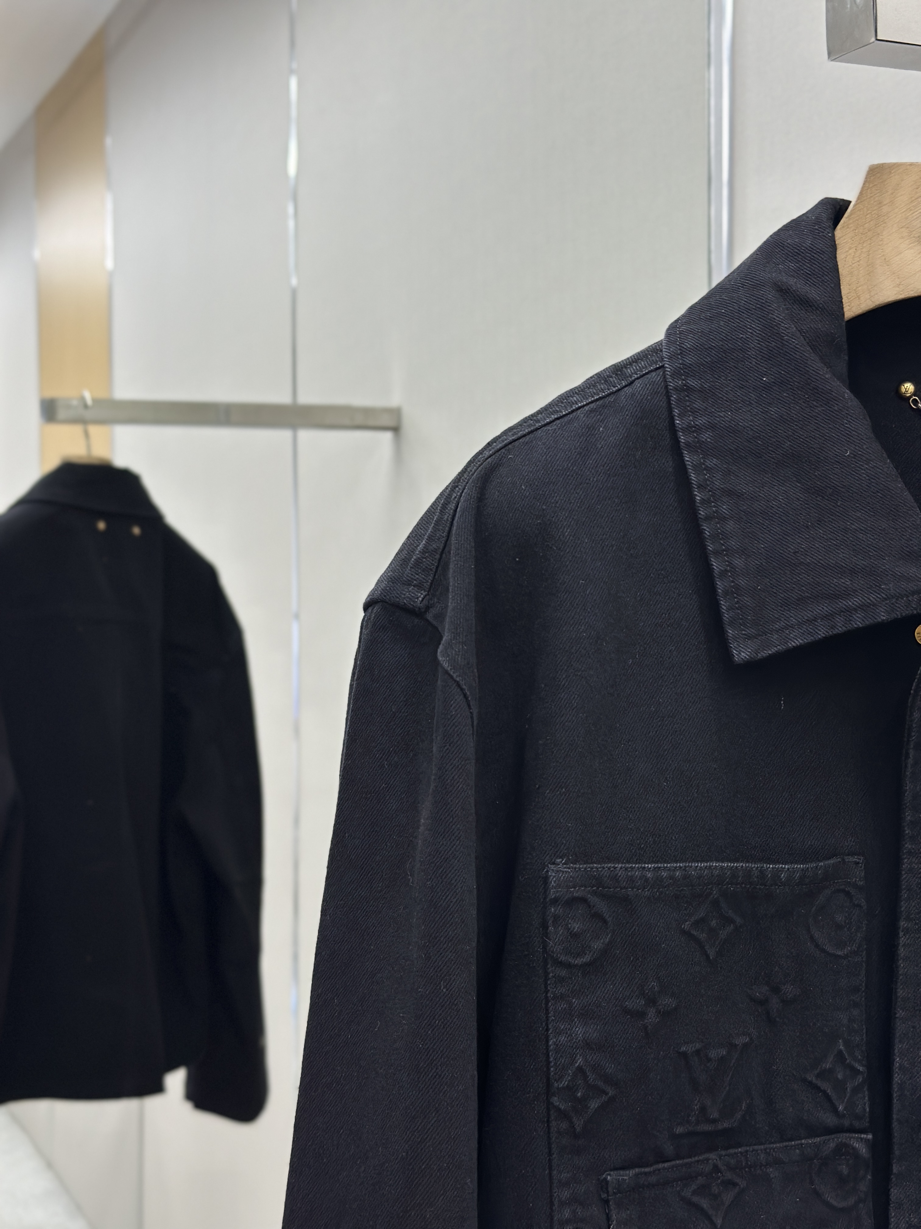 New Embossed Long Sleeve Jacket