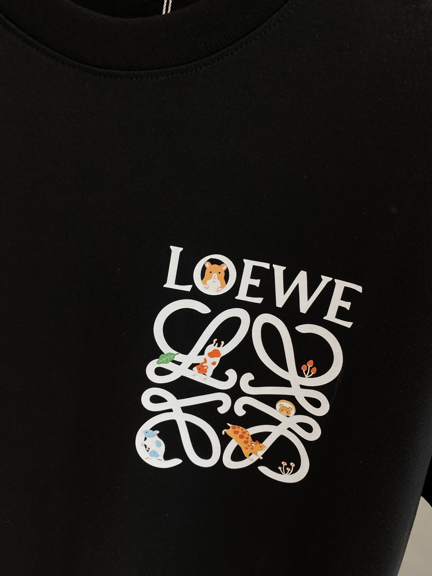 Black and White Classic Style T-Shirt