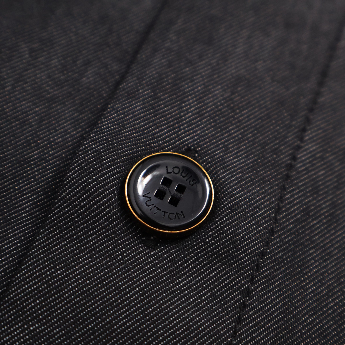 Raffia embroidered short-sleeved denim shirt