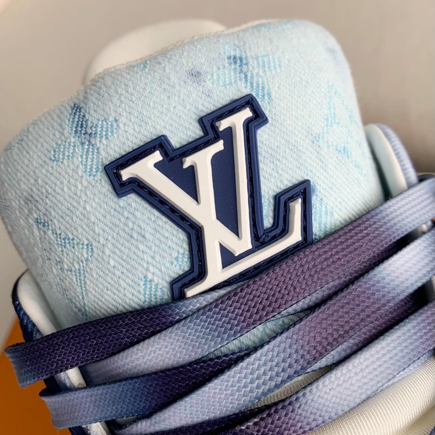 BLUE TRAINER SNEAKERS