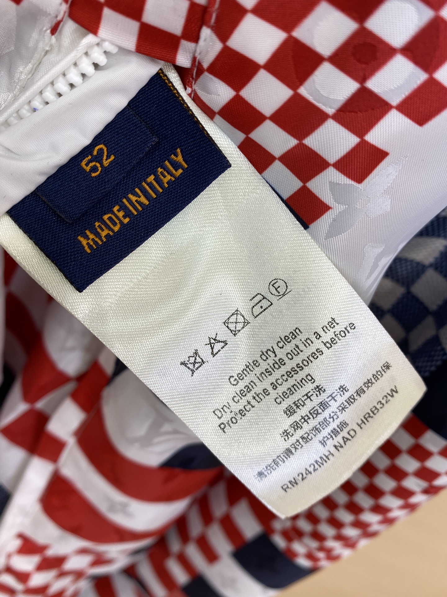 Reversible long sleeve jacket