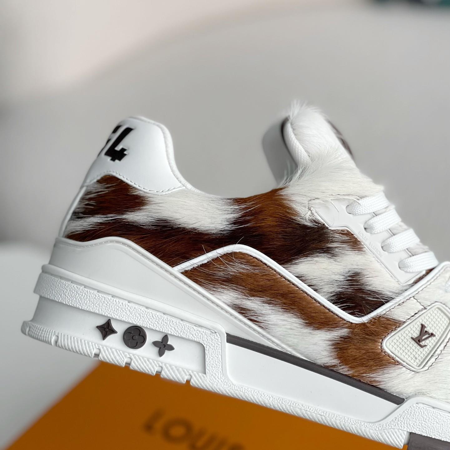 Short Hair Trainer Sneakers