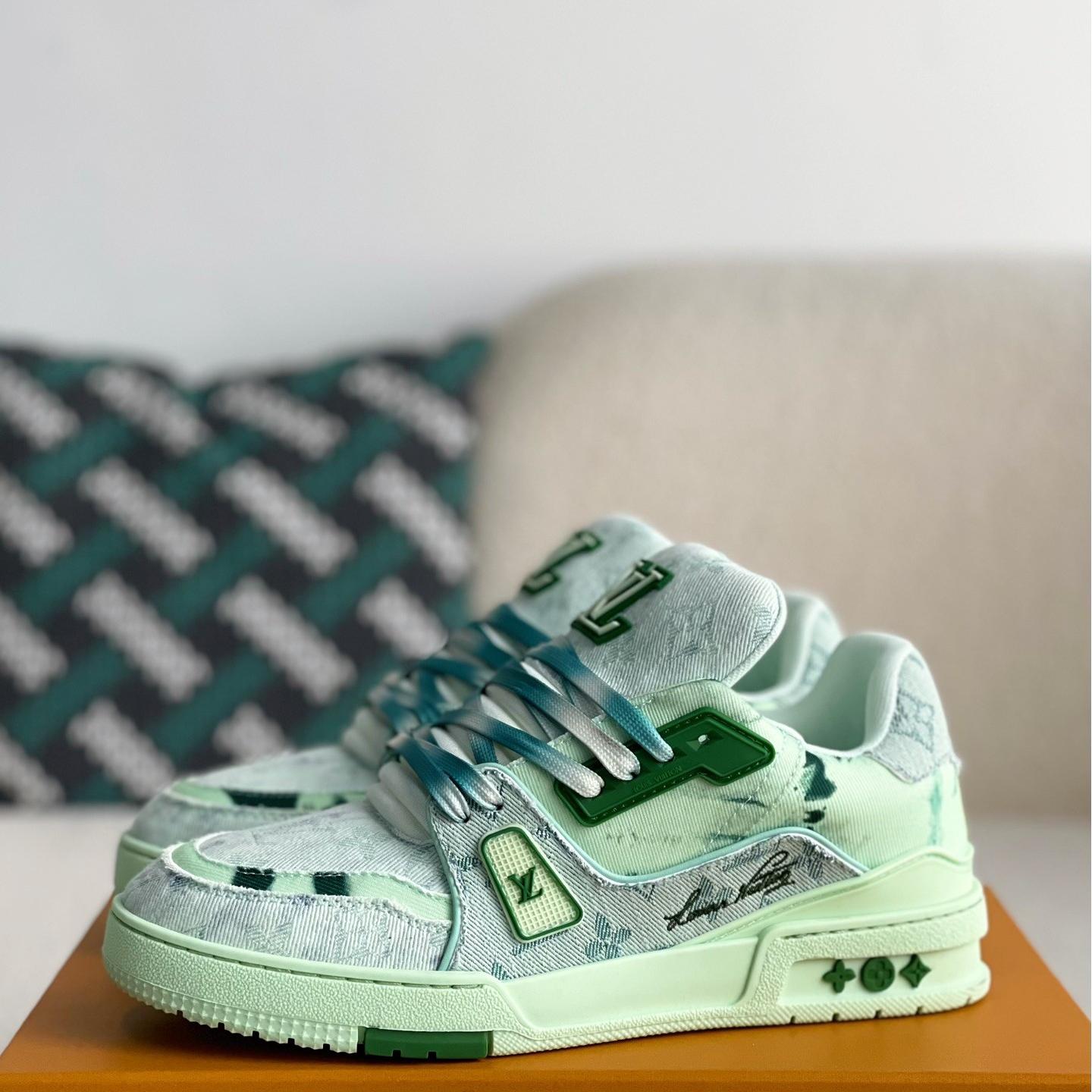 Green Trainer Sneaker